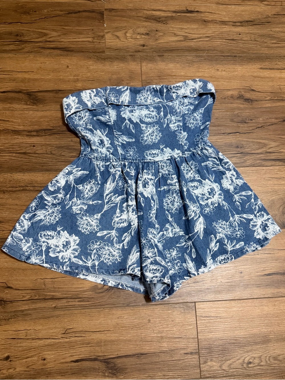Klesis Strapless Blue Floral Denim Romper Large